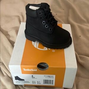 Timberland Black High-Top Boots with Sturdy Sole